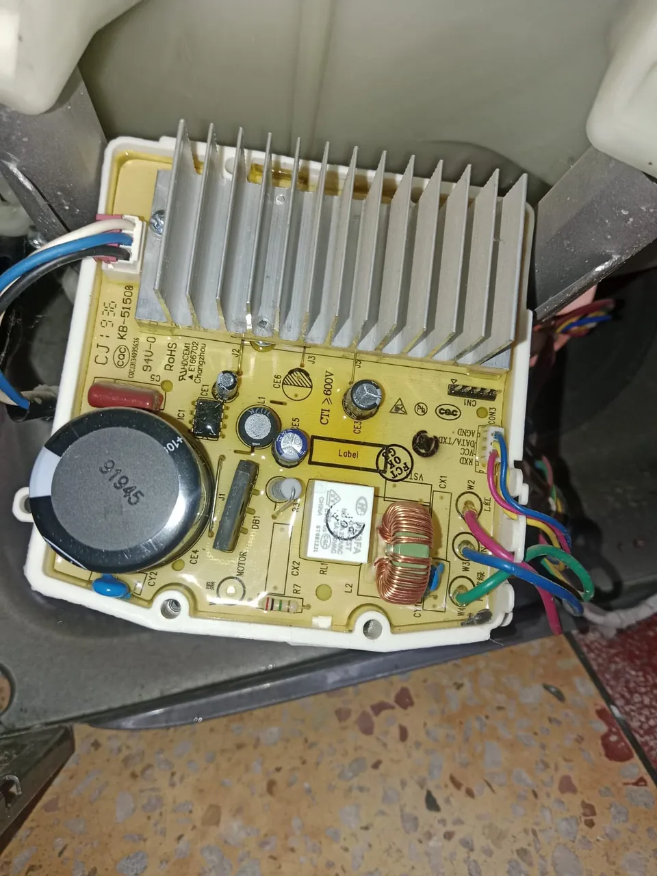 Inverter washing machine board with heat sink